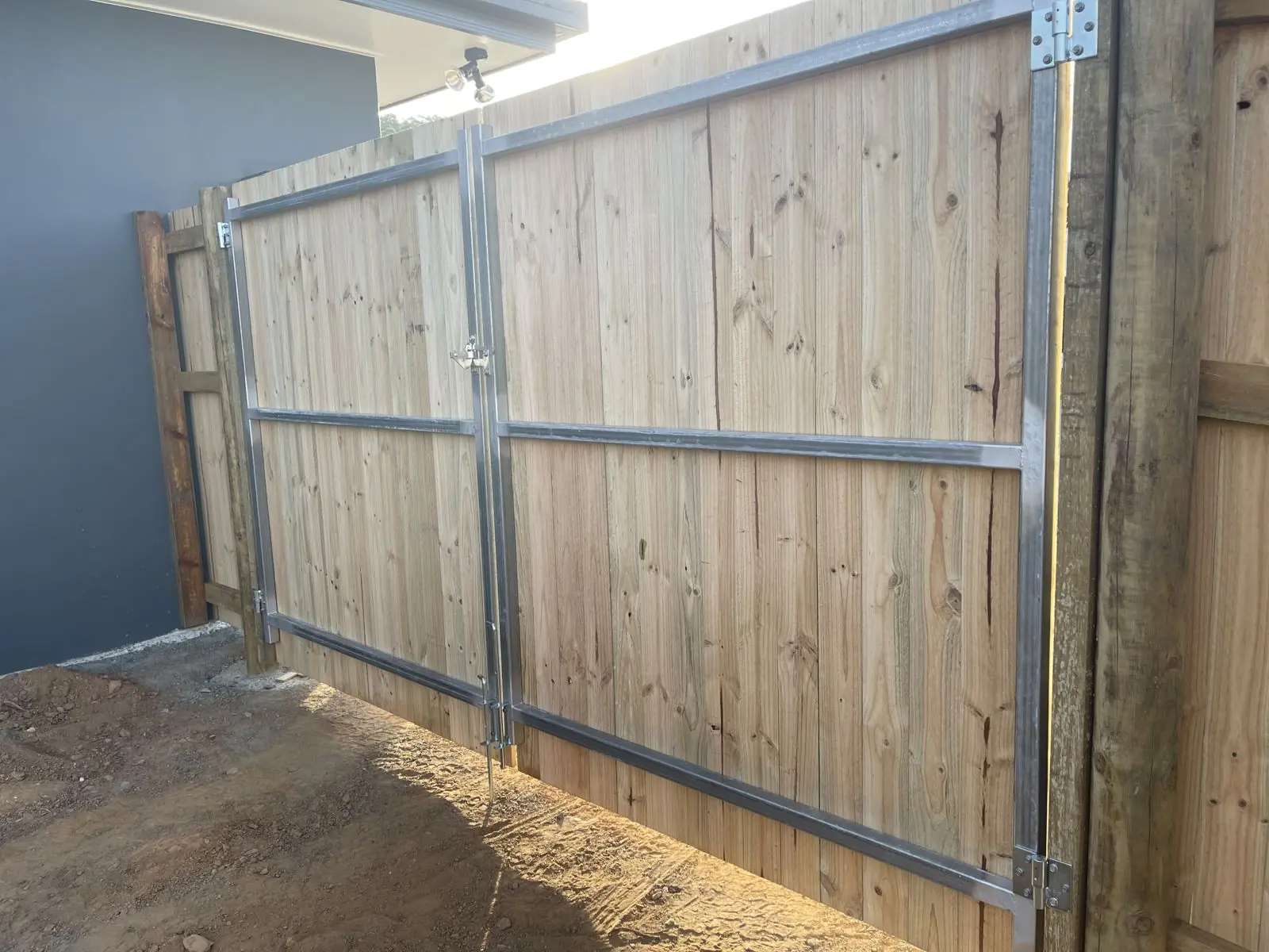 Double timber gate