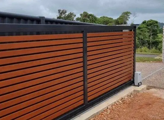 Wood-grain aluminium slats